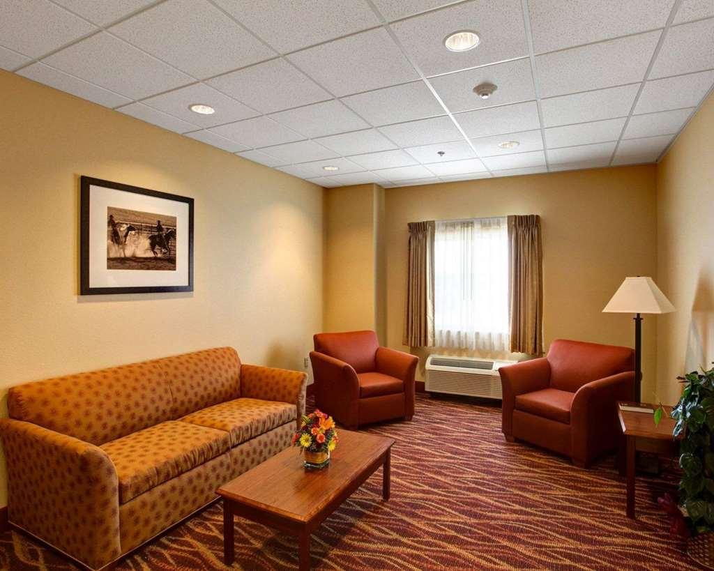 Rodeway Inn & Suites Phillipsburg Interior photo