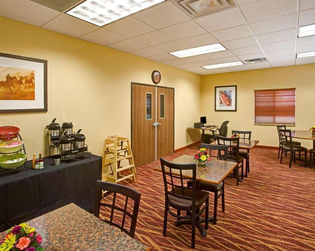 Rodeway Inn & Suites Phillipsburg Restaurant photo
