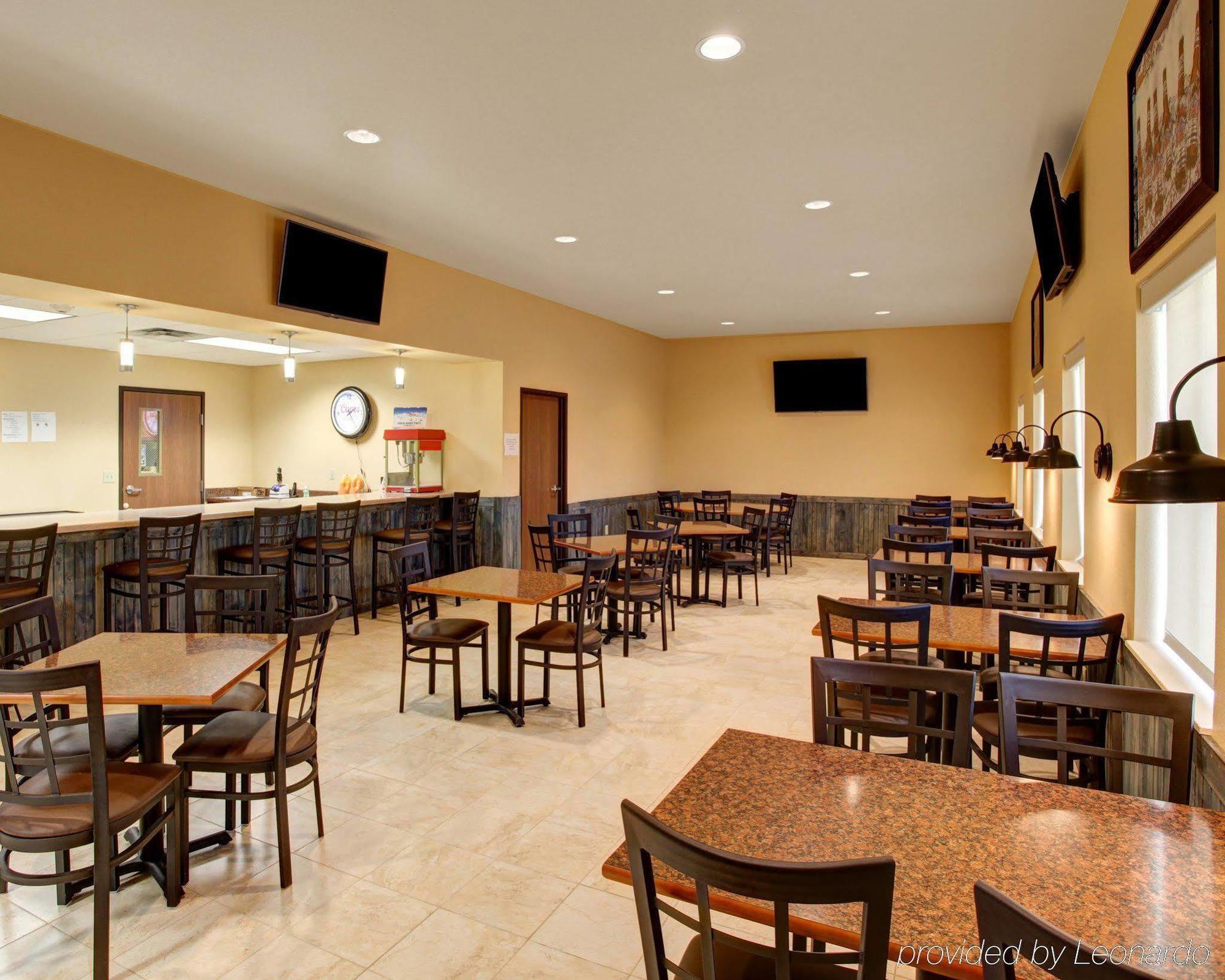 Rodeway Inn & Suites Phillipsburg Exterior photo